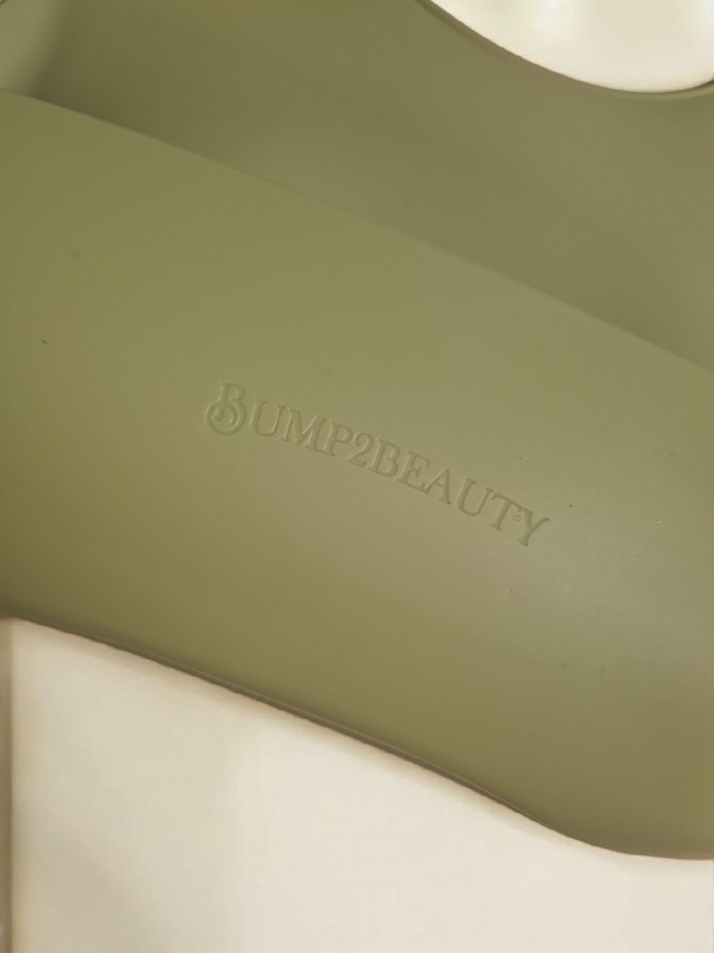 Bump2Beauty Silicone Feeding Bib